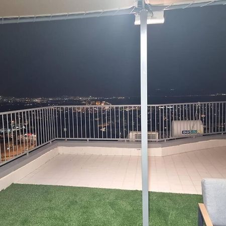 Апартаменти דירת זוּגַג מפנקת עם מרפסת משגעת ונוף למפרץ. Ейлат Екстер'єр фото