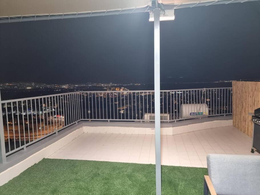 Апартаменти דירת זוּגַג מפנקת עם מרפסת משגעת ונוף למפרץ. Ейлат Екстер'єр фото